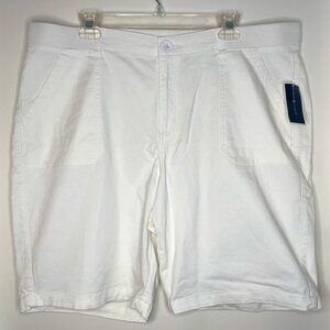 NWT White Bermuda Shorts by Karen Scott Size 18 (012)